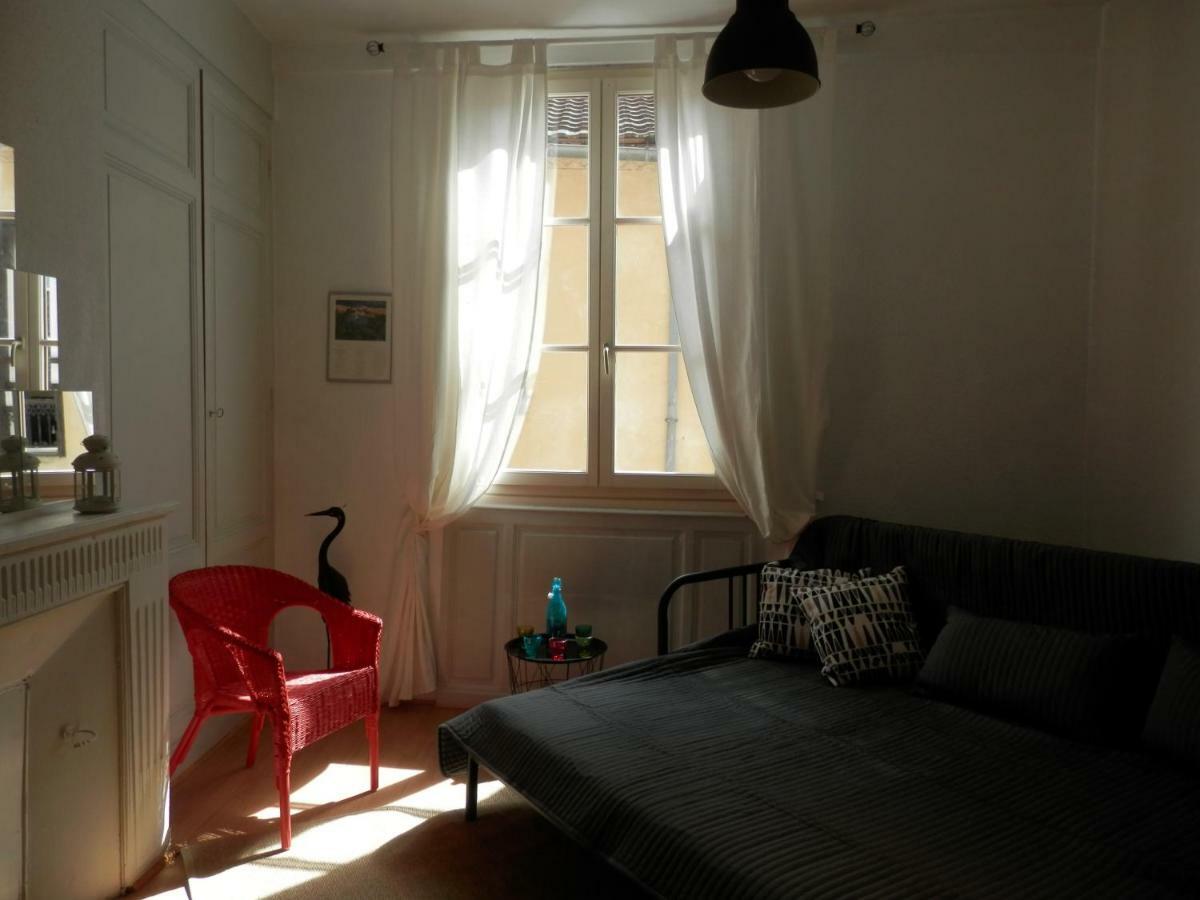 Апартаменты Couette Et Cafe Cyrano Бержерак Экстерьер фото